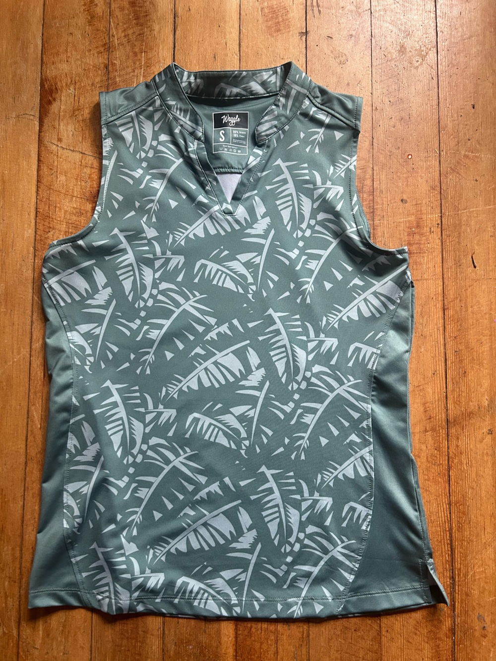 Waggle Women's Green Patterned Performance Tank Top Small